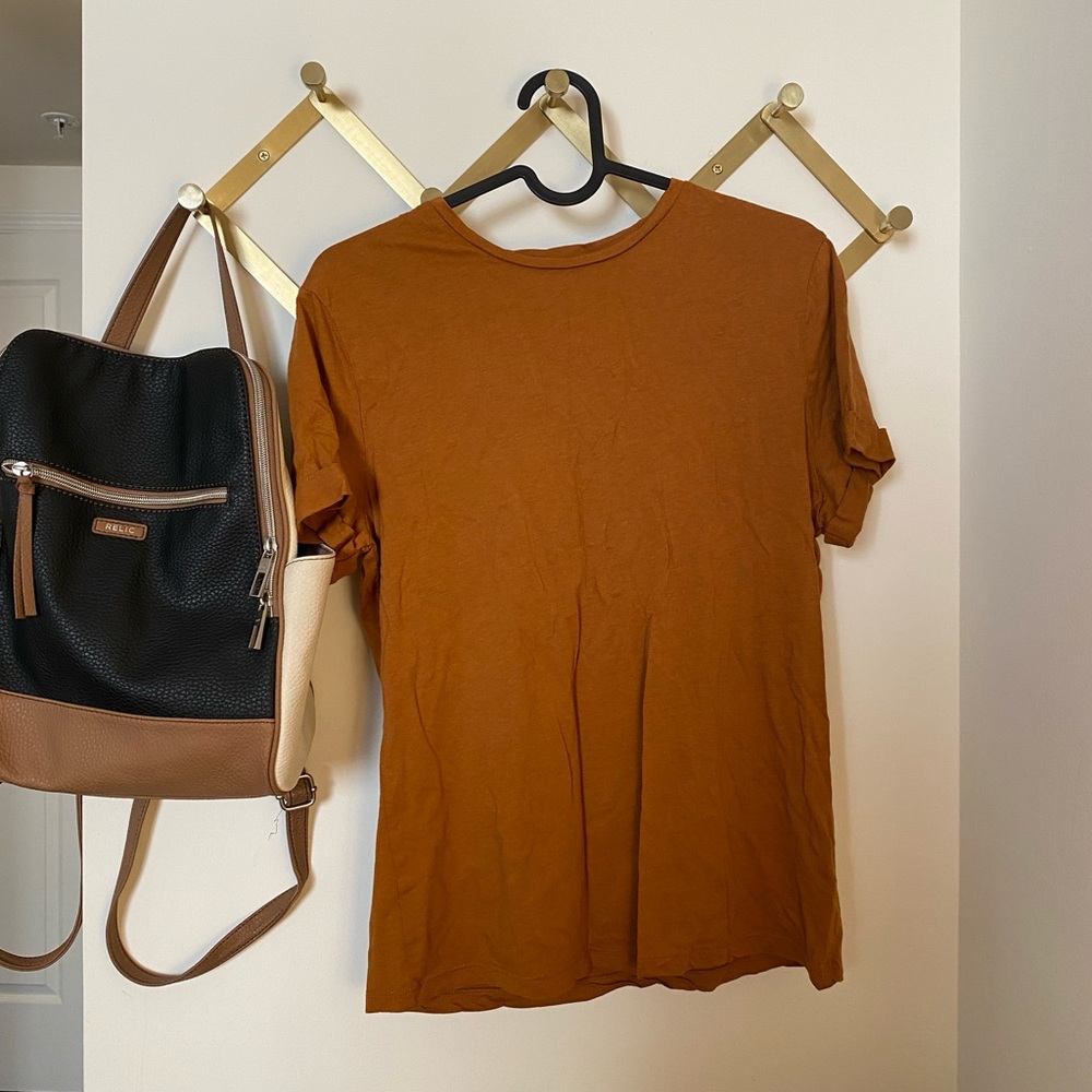Basic mustard yellow rolled sleeve tee
